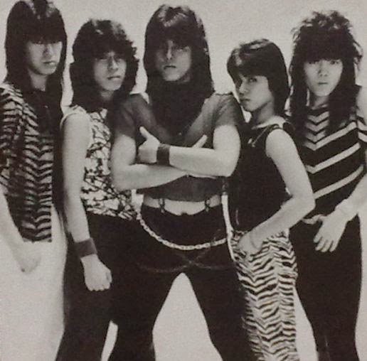yunyann2's tweet photo. 1984年大阪城野外音楽堂で開催されたジャパメタのフェス『GRAND METAL』で初めてMAKE UPのライブを観てvocalがめちゃくちゃ上手くてびっくりしたのを今でもよく覚えてます。
亡くなるにはまだまだ早過ぎるよ。ご冥福をお祈りします。
#MAKE_UP #山田信夫 https://t.co/DallHjD3FD
