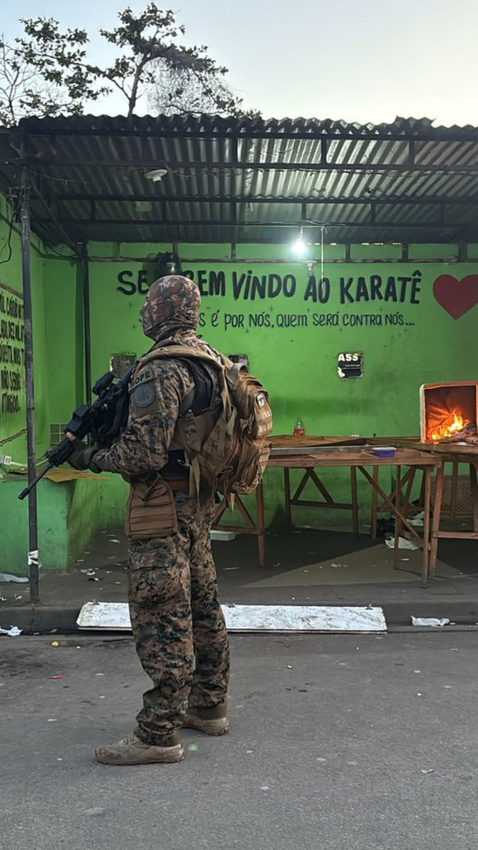 Operação na cidade de Deus e gardênia azul .