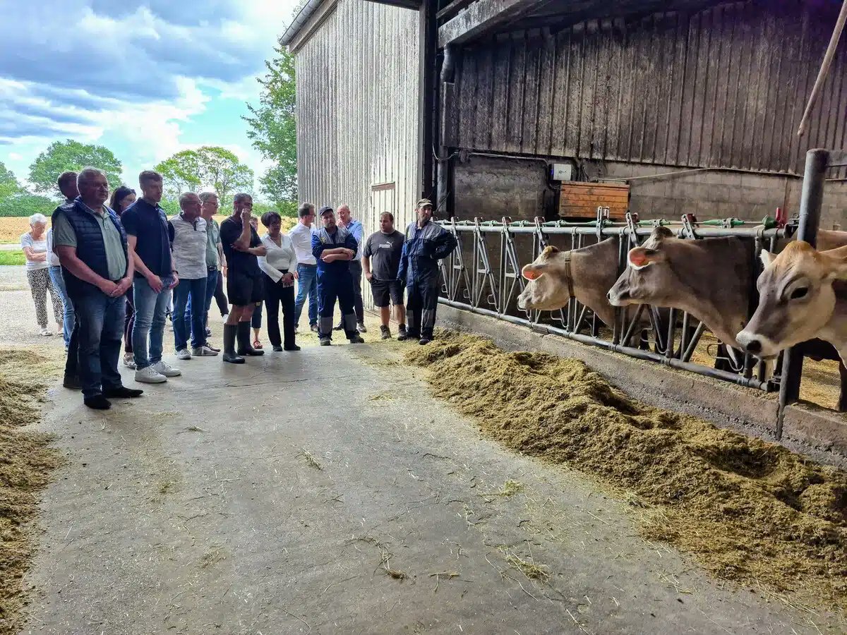 Au coeur du Bassigny, Régine PAM, préfète de la Haute-Marne, a répondu à l'invitation de Jean Luc VAUTHIER, directeur de VAUTHIER-SEPAC, personnalité marquante du monde agricole en Haute-Marne. 👉 + d'infos via <a href="/jhm_fr/">jhm</a>  :  jhm.fr/pour-une-prise…
📸 Crédit photo : jhm