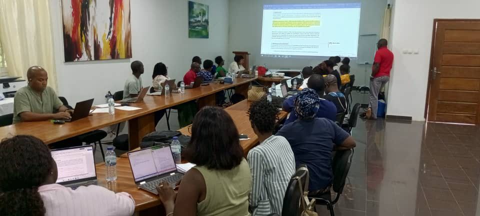 De 7 a 9 de agosto, OMS e Ministério da Saúde reuniram, em Biombo, o Grupo de Peritos SRMNIA (Saúde Reprodutiva, Materna, Neonatal, Infantil e do Adolescente) para revisar normas, validar instrumentos e prevenir mortes maternas e neonatais.

#OMS #SRMNIA #SaúdePública