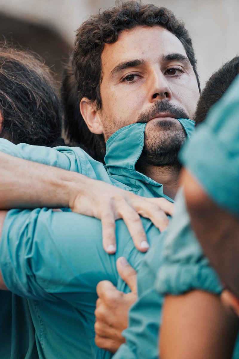 ‼️Avui tothom a assaig!

🦎Aquest divendres tenim actuació a la Bisbal, i l’assaig d’avui és imprescindible per fer-hi grans castells!

📍Us esperem a tots i totes a les 20:30 h a Cal Figarot!

Que no hi falti ningú!💪🏼

📷Yair Azubel

#castellers 
#castells