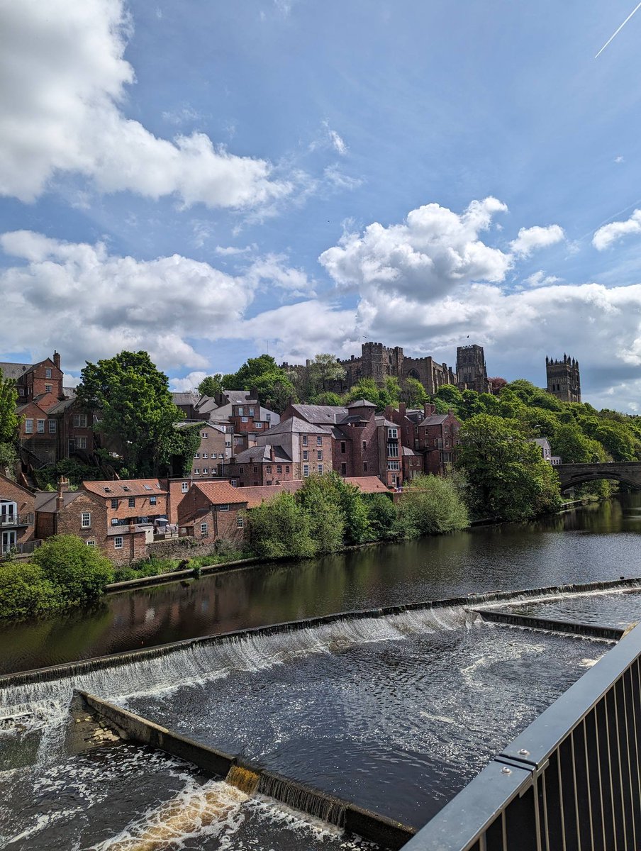 DurhamCouncil's tweet photo. It's a hot one! ☀️ Make sure to stay hydrated. 🥤

Did you know that even mild dehydration can affect your memory, mood, and focus?

Water isn’t just good for your body — it’s fuel for your brain!
Staying hydrated can help reduce the risk of:
 🧠Cognitive decline
 💥Headaches
 🩺High blood pressure

Keep a bottle nearby and sip throughout the day. Your brain will thank you!