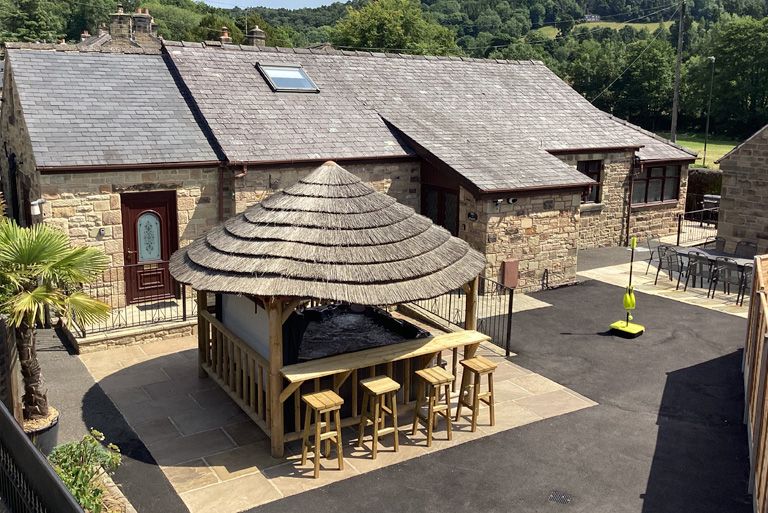 TheHolidayCots's tweet photo. ๐ก The Haven ๐ก
Recently renovated, this spacious property is perfect for families or groups looking to enjoy a memorable getaway together.
๐๏ธSleeps 10
https://t.co/yIKQvjIDa9
#TheHaven #TwoDales #Matlock #LuxuryCottage #GroupGetaway #FamilyFriendlyStay #UKHolidays #Derbyshire https://t.co/pNlpDCBv5N