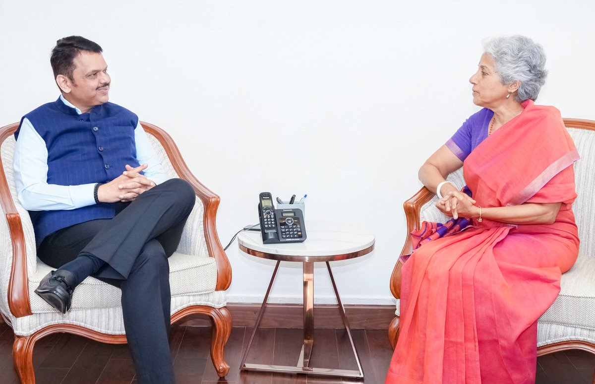 Dev_Fadnavis's tweet photo. Had a productive meeting with Dr Soumya Swaminathan ji to carry forward Dr M.S.Swaminathan ji’s work on empowering women farmers, climate-health-nutrition nexus, millets, Biohappiness Centres in the State, combatting Air Pollution and TB in the State.
Looking forward to partnering with M S Swaminathan Research Foundation. 

@doctorsoumya @mssrf
#Maharashtra #Mumbai