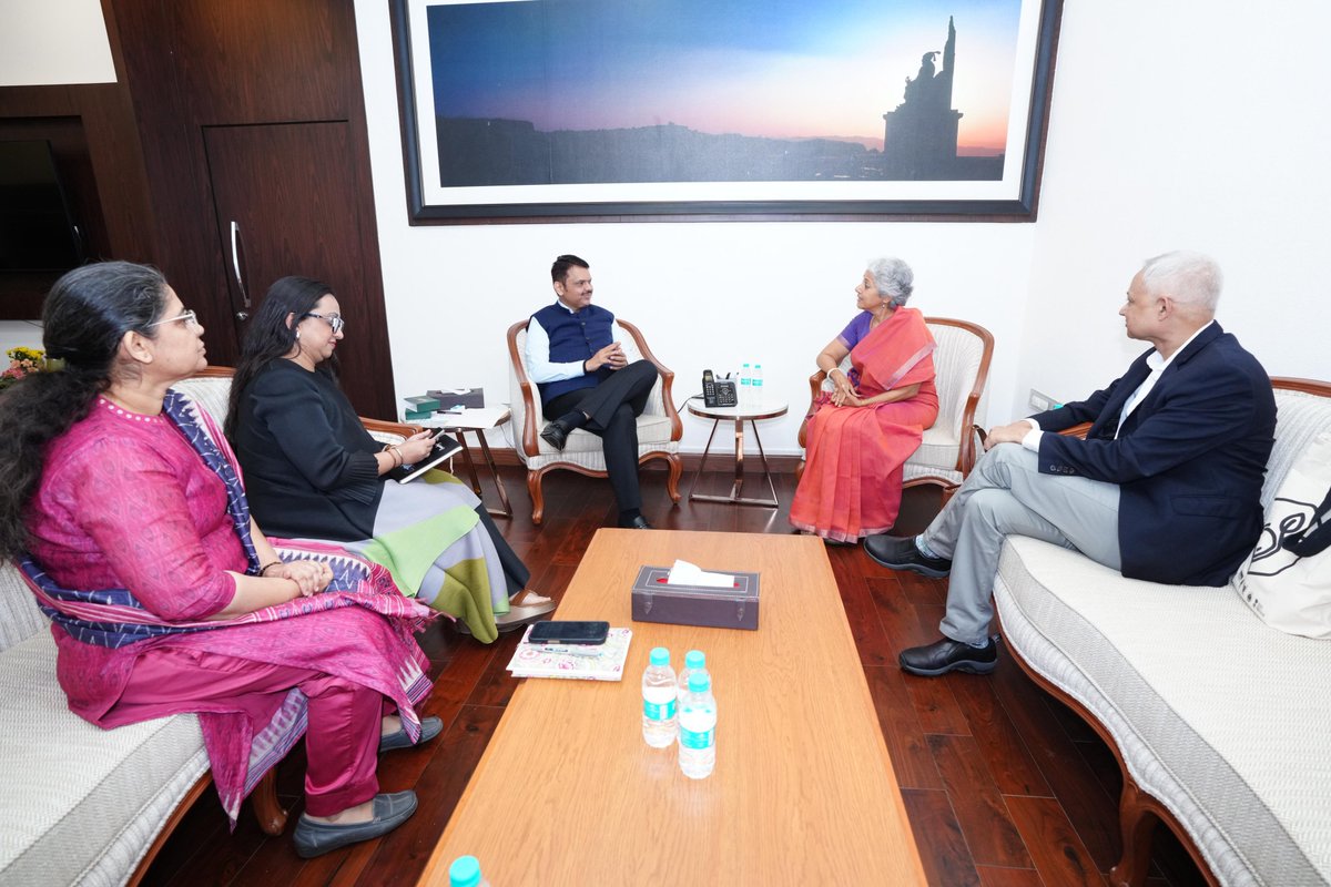 Dev_Fadnavis's tweet photo. Had a productive meeting with Dr Soumya Swaminathan ji to carry forward Dr M.S.Swaminathan ji’s work on empowering women farmers, climate-health-nutrition nexus, millets, Biohappiness Centres in the State, combatting Air Pollution and TB in the State.
Looking forward to partnering with M S Swaminathan Research Foundation. 

@doctorsoumya @mssrf
#Maharashtra #Mumbai
