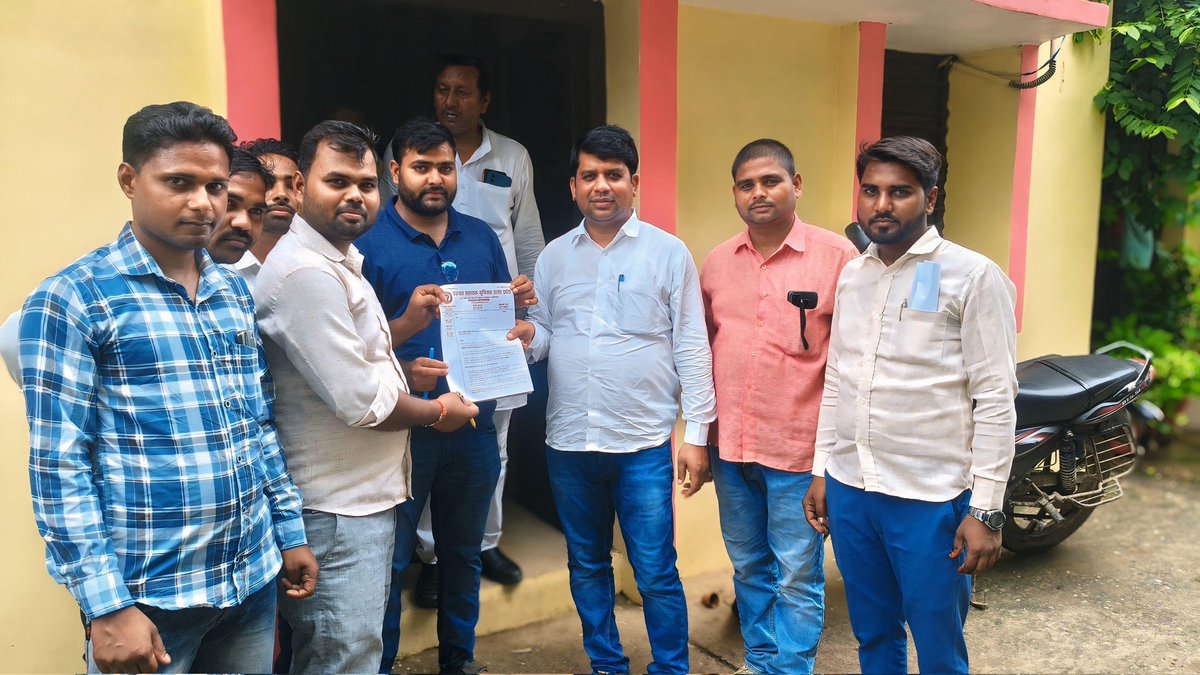 psunionup's tweet image. #PSU36

आज विकासखंड लम्भुआ जनपद सुलतानपुर के पंचायत सहायकों द्वारा ADO (P) को क्रॉप सर्वे से सम्बंधित मांगो विषयक ज्ञापन दिया गया, यदि हमारी मांगो को पूरा नहीं किया जायेगा तो हम फसल सर्वेक्षण का पूरी तरह से #बहिष्कार करेंगे

आज के ज्ञापन में  ब्लॉक अध्यक्ष पवन कुमार सरोज जी,…