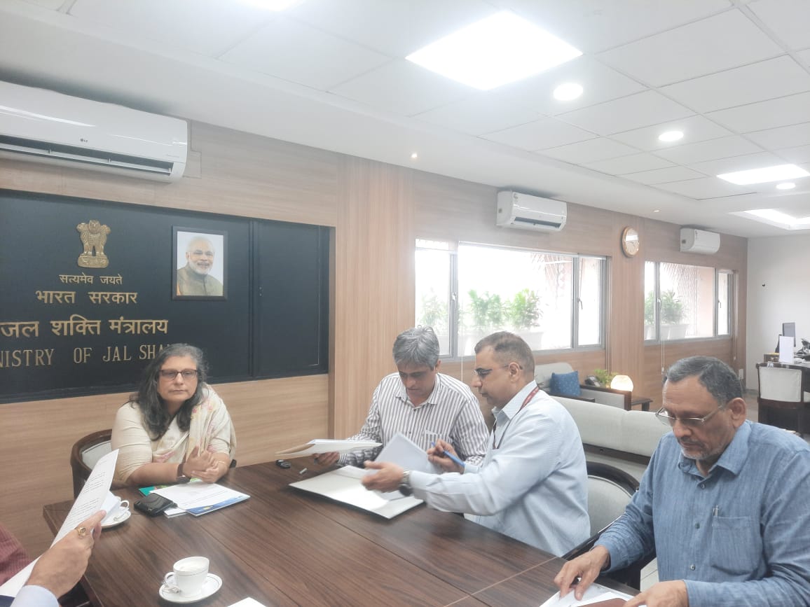 iitroorkee's tweet photo. In a step towards sustainable water governance, #IITRoorkee, represented by Prof. Vivek Malik (Dean SRIC), has signed an MoU with @DoWRRDGR_MoJS to advance the Modernization of Command Area Development (M-CAD) programme, led by CSRD for research &amp; innovation. https://t.co/1LrmXCTyHT