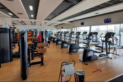 picotaragudo's tweet photo. Desde la #nocturnafuentecen os recomendamos acudir a Prado Sport tanto para poneros en forma para preparar la prueba, como para la puesta a punto después de las fiestas y los esfuerzos del verano. Es centro deportivo súper completo y que además apoyan nuestra carrera👏🏻¡Gracias!! https://t.co/afH5Fo54tn