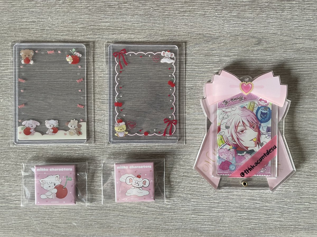 mikko カフェ 硬質カードケース 特典 交換

【譲】画像のもの
【求】硬質ケース⇒キャミー ムース or 定価(＋送料)
        予約特典⇒キャミー ラテ

✧硬質ケースは2:2の交換
   ↳譲渡も2点まとめてのみ
✧ムースはチュー含む2:2優先

大阪手渡し、郵送可⭕️