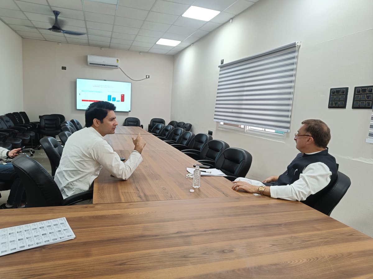 RannvijayLochav's tweet photo. In Bhopal today ,Had detailed legal discussions with Respected Shri @VTankha  Ji (Senior Advocate, Congress Rajya Sabha MP) on #VoteChori  issue  raised  by our Leader Sh Rahul Gandhi ji and irregularities in Madhya Pradesh’s electoral rolls. Transparency demands that the ECI release digital rolls for open audits. #SaveDemocracy