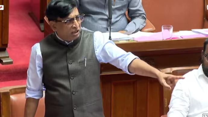 IndiaToday (@indiatoday) on Twitter photo Oversaw killing of 2,800 stray dogs, buried as compost: Karnataka MLC sparks row
#Karnataka #StrayDogs | <a href="/sagayrajp/">Sagay Raj P || ಸಗಾಯ್ ರಾಜ್ ಪಿ</a>
Read More: intdy.in/yir6zl Oversaw killing of 2,800 stray dogs, buried as compost: Karnataka MLC sparks row
#Karnataka #StrayDogs | <a href="/sagayrajp/">Sagay Raj P || ಸಗಾಯ್ ರಾಜ್ ಪಿ</a>
Read More: intdy.in/yir6zl