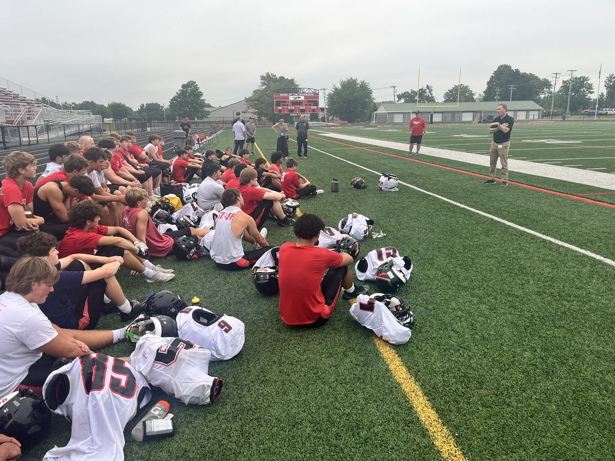 WarwickAthletics (@warwickwarriors) on Twitter photo Thank you to our administrators who stopped by practice to offer encouragement to <a href="/WarwickFB/">Warwick High School Football</a> as they prepare for their upcoming season.
Special shout out to our newest Warrior- welcome aboard Superintendent Dr. Reifsnyder!
❤️🖤🏈
#WarriorNation Thank you to our administrators who stopped by practice to offer encouragement to <a href="/WarwickFB/">Warwick High School Football</a> as they prepare for their upcoming season.
Special shout out to our newest Warrior- welcome aboard Superintendent Dr. Reifsnyder!
❤️🖤🏈
#WarriorNation