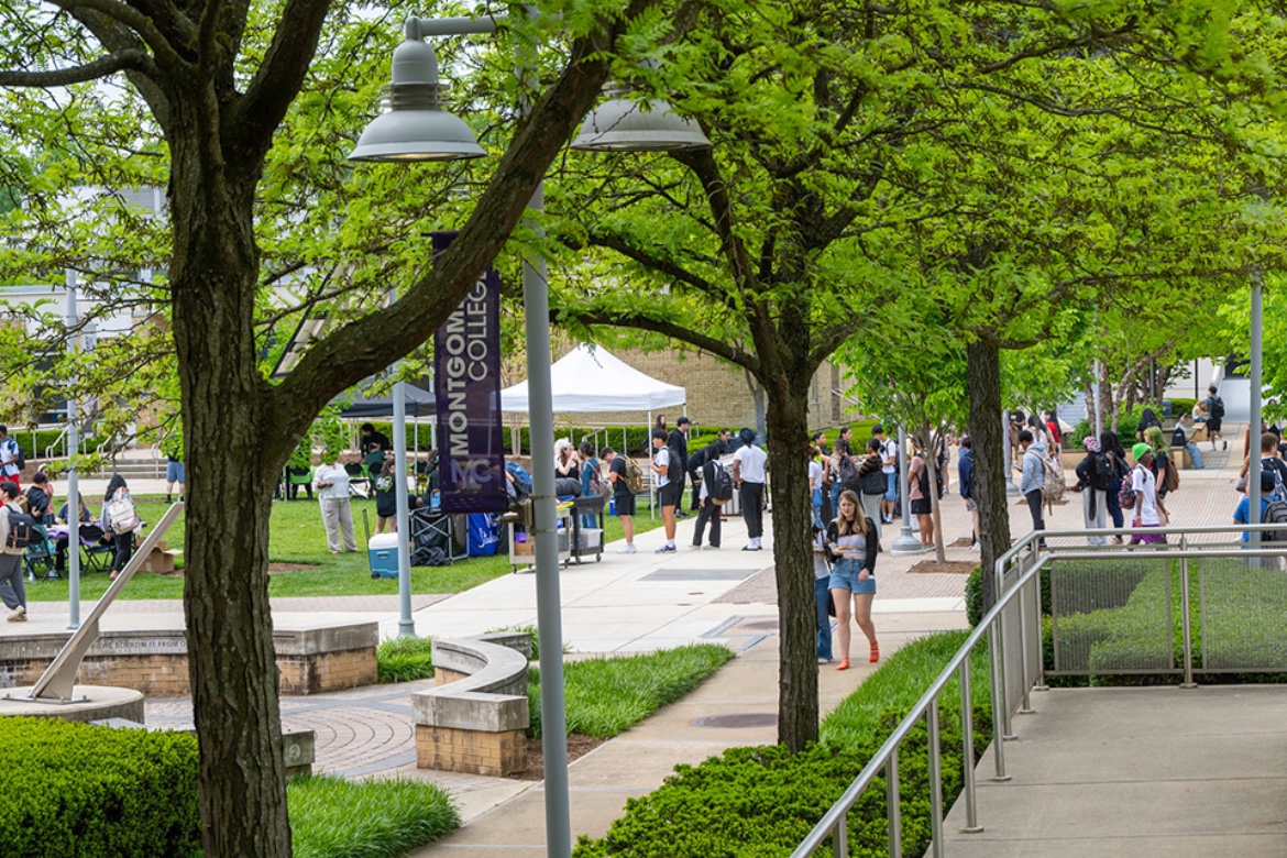 TheMoCoShow's tweet image. Montgomery College Ranked #1 in Maryland

Click below for full article.

mocoshow.com/2025/08/13/mon…