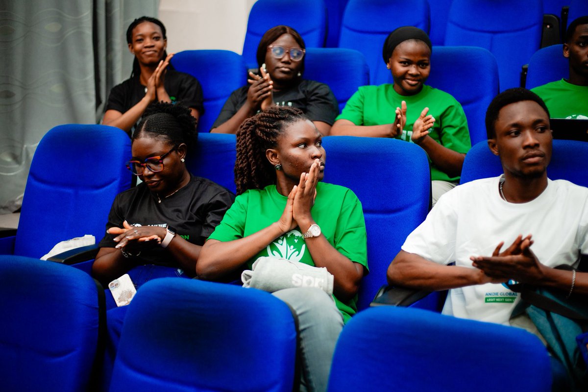 belikekojo's tweet photo. Presenting our project to empower young voices, promote gender equality, boost education, and raise climate awareness in rural Ghana. ππβ¨
#YouthForChange #SDG4 #SDG5 #SDG13 #TeamWork #anijie #anijieglobalfoundation #legitnextgenleader
@AnijieGlobal https://t.co/a2KZgjadFB