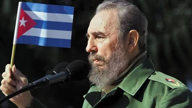 Hoy se cumplen 99 años del nacimiento de nuestro querido Comandante en Jefe Fidel Castro Ruz, el líder que ha inspirado a varias generaciones en la lucha por la soberanía, la dignidad de los pueblos y la justicia social en #Cuba y en el mundo. #100AñosConFidel