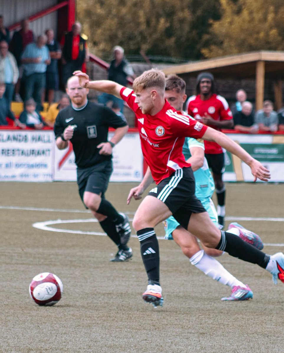 Progress from our youngsters 📈

Brad Sullivan has won all of his four games so far for <a href="/Padiham_FC/">Padiham Football Club</a>, keeping three clean sheets 🧤

Lewis Rawsthorn scored his first goal in his second match for <a href="/hydeunited/">Hyde United FC 🐯</a> last night 🎯

Keep up the good work, lads! 👊

#WeAreRadcliffe #UTB