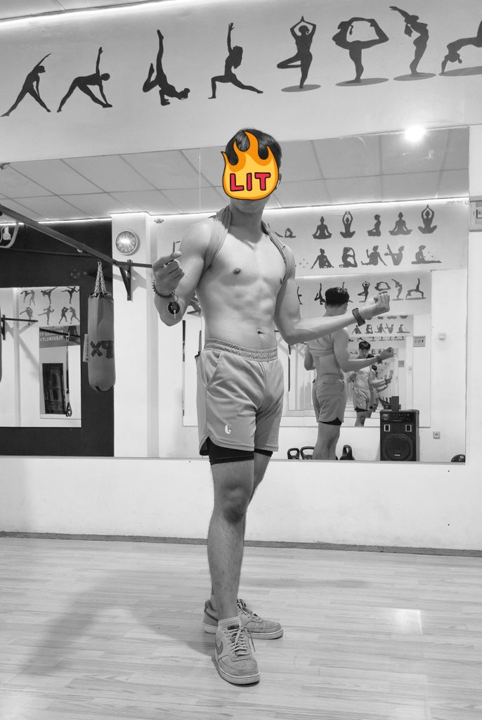 Highry5's tweet image. Kneel