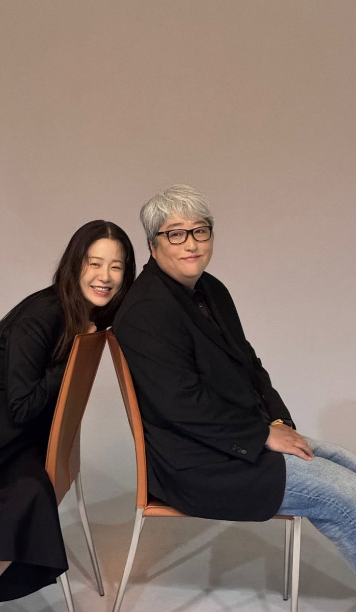 easyease_GHS's tweet photo. 미치겠음 여기서 못나오고 있어요
걍 사진 보면서 내여자다 내여자... 이러면서 계속 사진만 보는 중 https://t.co/APoeOkNiKG