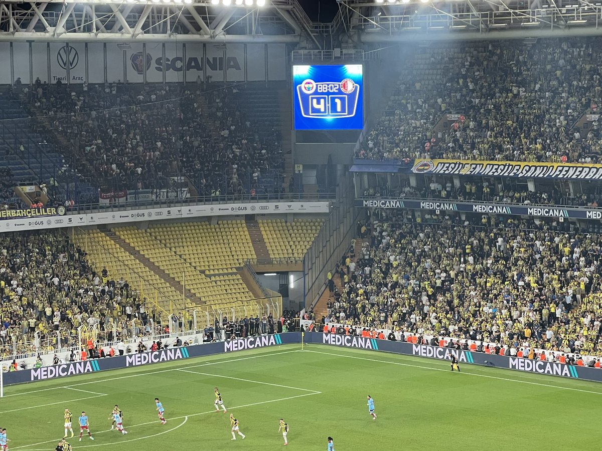 Haluk Ç ¹⁹⁰⁷ (@hlkfb) on Twitter photo Dün <a href="/SntMSM/">M.Şekip Mosturoğlu</a> başkanıma bir çay içimi ziyarete gitmiştik.
Başkanım skor verdi maç için 4-1 🙏 skor 4-1 olduğunda aşağıdaki fotoyu çektim kendisine göndermek için ama skor 5-2 oldu
Yine de Şekip başkanımın tahmin gücüne saygı 🙏
Çok saygı ve sevgilerimle başkanım <a href="/SntMSM/">M.Şekip Mosturoğlu</a> Dün <a href="/SntMSM/">M.Şekip Mosturoğlu</a> başkanıma bir çay içimi ziyarete gitmiştik.
Başkanım skor verdi maç için 4-1 🙏 skor 4-1 olduğunda aşağıdaki fotoyu çektim kendisine göndermek için ama skor 5-2 oldu
Yine de Şekip başkanımın tahmin gücüne saygı 🙏
Çok saygı ve sevgilerimle başkanım <a href="/SntMSM/">M.Şekip Mosturoğlu</a>
