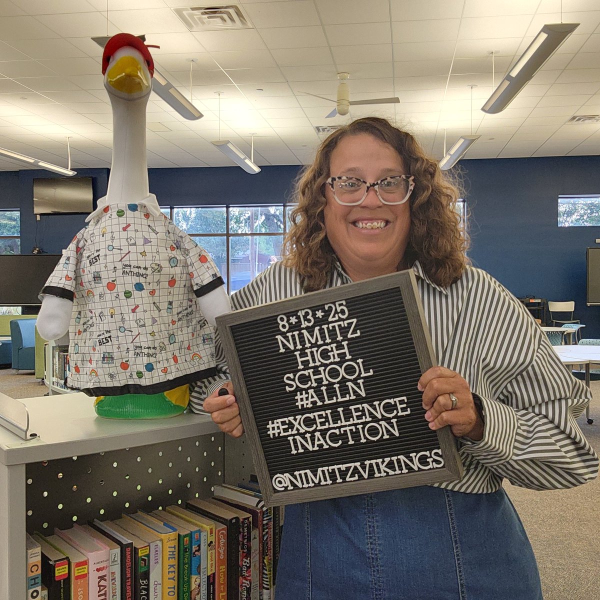 akbusybee's tweet photo. #irvingfirstday #excellenceinaction @NimitzVikings @IrvingISD #firstdayofschool https://t.co/pf1olr0KDh