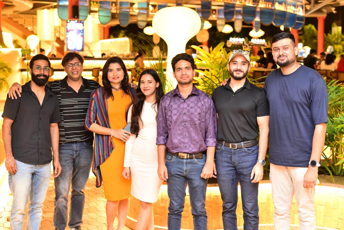 IntellinezSys's tweet image. ✨ The Bangalore team of @Intellinez Systems brought the vibes!

A night of laughter, connection &amp;amp; celebration at our team dinner party. 🥂

#IntellinezSystemsBangalore #TeamIntellinez #LifeAtIntellinez #WorkplaceCulture #DinnerParty