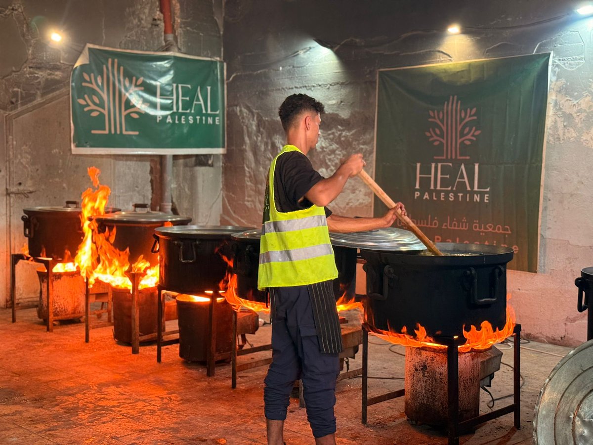 🚨Major Announcement: HEAL Palestine is relieved to announce that our kitchens in Gaza are back in operation, preparing 2,500 locally sourced meals a day to feed up to 10,000 people despite severe shortages.