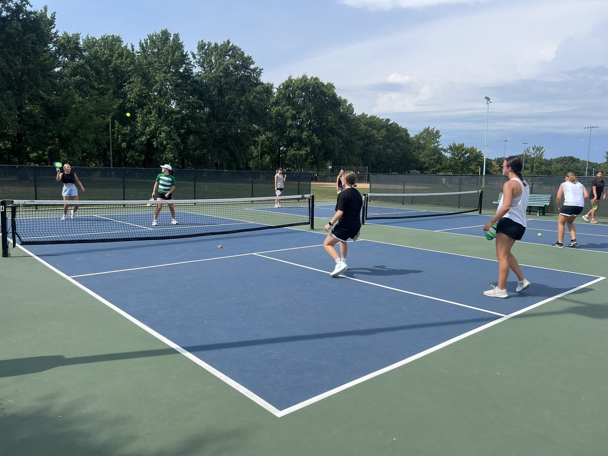 MUSaintsSoccer's tweet image. MUW⚽️ had our 2nd Annual Alumni Pickleball Extravaganza on Sunday, much fun was had by all, and there were some very competitive games😅🏆!!  Many thanks to @lindalarrigan for securing the courts, organizing, and her unending support 🙏 👏😜❤️!!
#notjustsoccer
#funinthesun