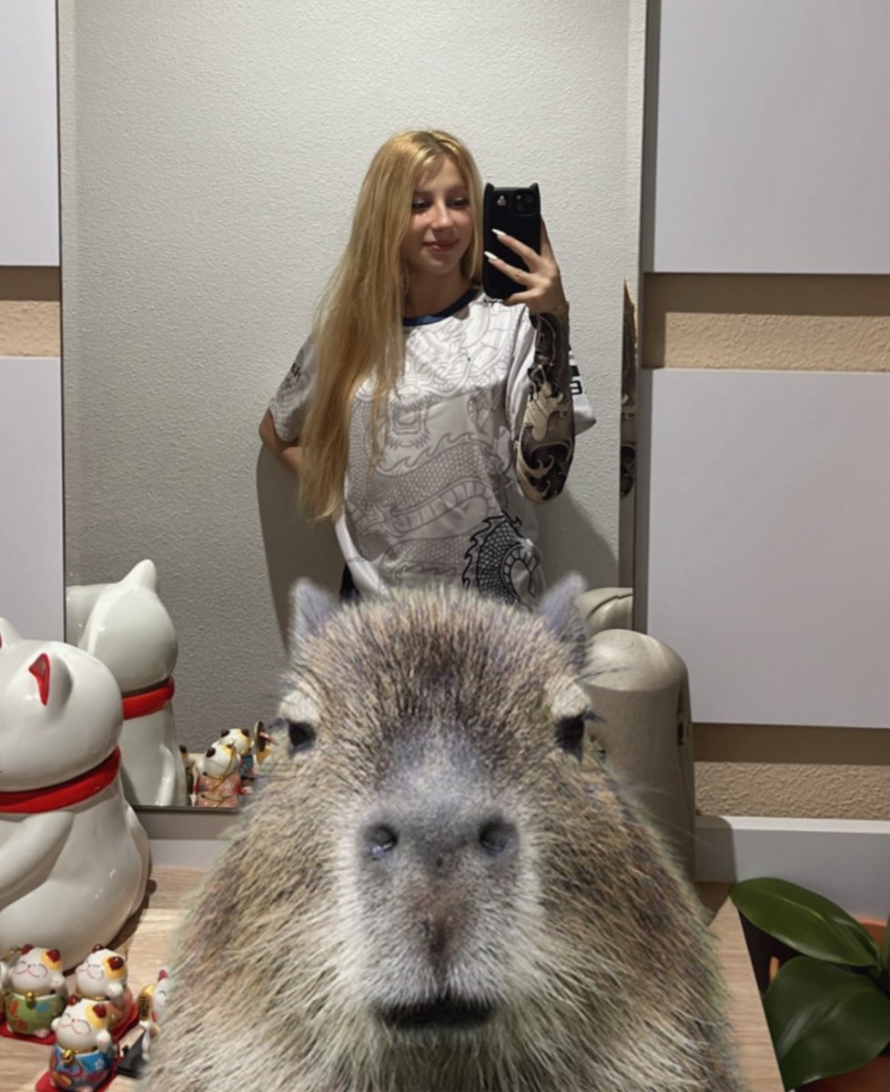 Al final de los directos solo quedamos yo y mi carpincho. 🥺🫶🏻