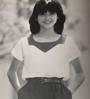 shinya_bokudake's tweet image. 【ちょっと一興😉】

モノクロ▶カラー

#水野きみこ 

1982（昭和57）年、某雑誌の新人紹介記事より😘