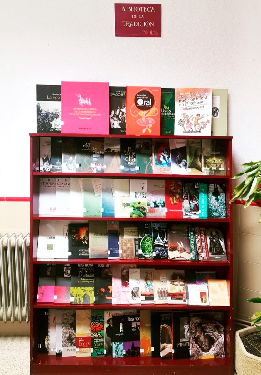 IDESdipusal's tweet photo. 📚El @IDESdipusal pone a disposición de los ayuntamientos de #Salamanca la #Bibliotecadelatradición. Publicaciones del IDES a disposición de los vecinos. #Patrimoniotradicional.
📚En 2025 la han pedido 125 municipios.
🔗 https://t.co/mDfhUm8E4P>Área de consolidación y difusión https://t.co/eUm5dDC0GL