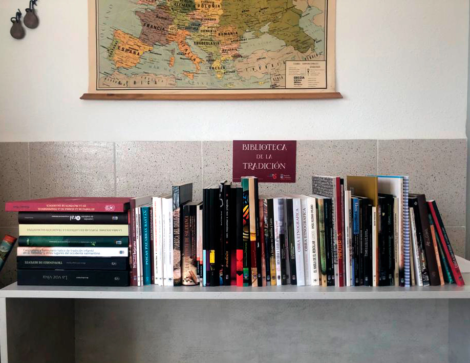 IDESdipusal's tweet photo. 📚El @IDESdipusal pone a disposición de los ayuntamientos de #Salamanca la #Bibliotecadelatradición. Publicaciones del IDES a disposición de los vecinos. #Patrimoniotradicional.
📚En 2025 la han pedido 125 municipios.
🔗 https://t.co/mDfhUm8E4P>Área de consolidación y difusión https://t.co/eUm5dDC0GL