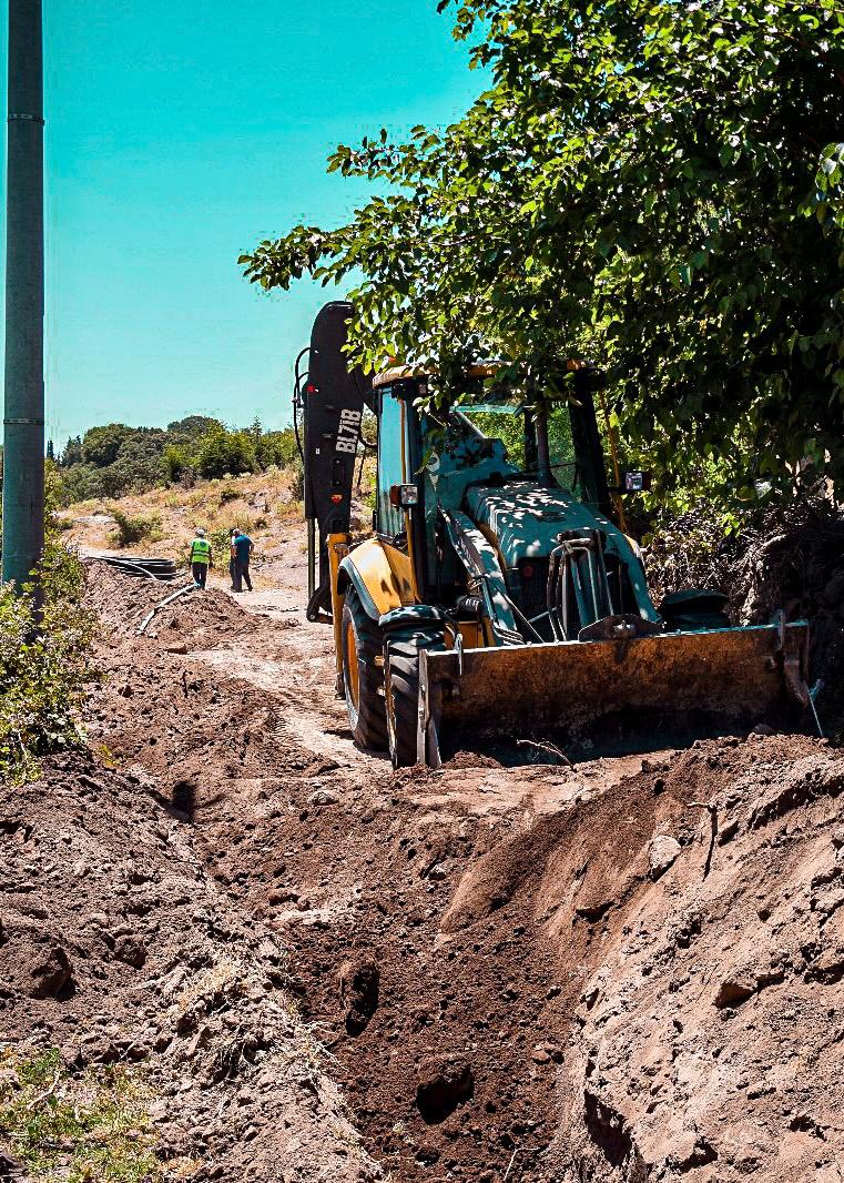 Şehrimizde içme suyu sorunları için oluşturduğumuz proje çalışmalarını tek tek hayata geçirmeye devam ediyoruz.👷🏼‍♂️🛠️

📍Bigadiç

Kargın Mahallesi açılan yeni sondaj kuyusu ile yapımını tamamladığımız içme suyu hattıyla birlikte kesintisiz suya kavuştu.💧