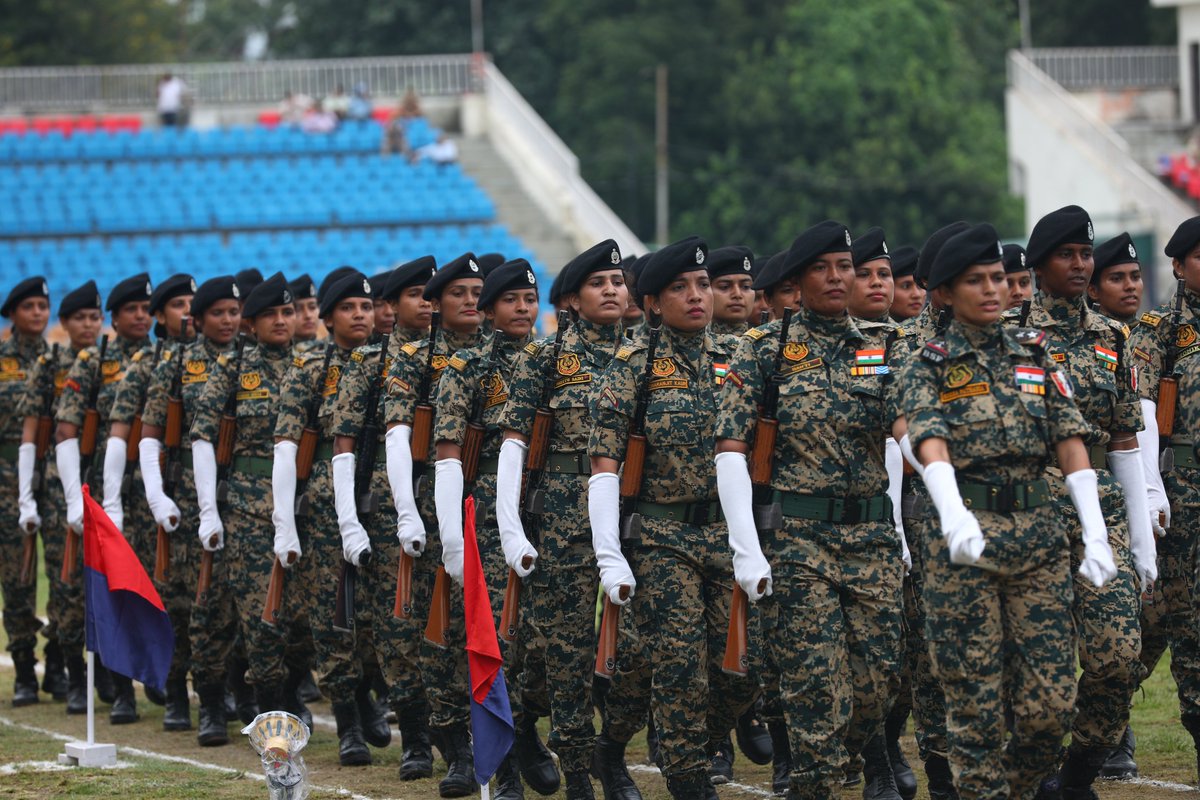 DailyExcelsior1's tweet photo. #InPics | DC Jammu Rakesh Minhas hoisted the Indian Tricolour during the successful conduct of full dress rehearsal for the 79th Independence Day at MAM Stadium.
#Jammu #Rehearsal #79thIndependenceDay #MAMStadium
Pics | Rakesh/Excelsior https://t.co/QXvltKAJZs