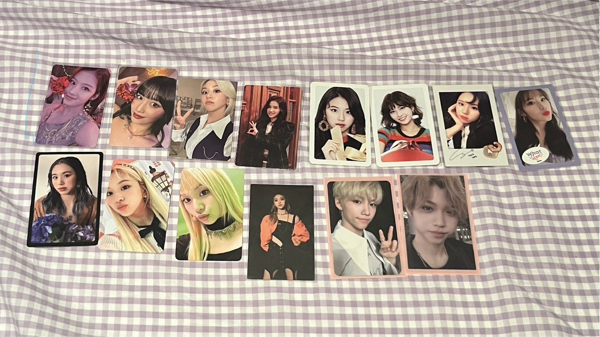 CollectorAnalu's tweet photo. VENDO TWICE MOMO, SANA E Chaeyoung 
STRAY KIDS FELIX E ITZY RYUJIN! 
Twice regular: 30 
Twice pop, Dicon e RYUJIN:15 
Felix Regular : 40 
TODOS COM FRETE INCLUSO!💖 https://t.co/HGA9vdAjih