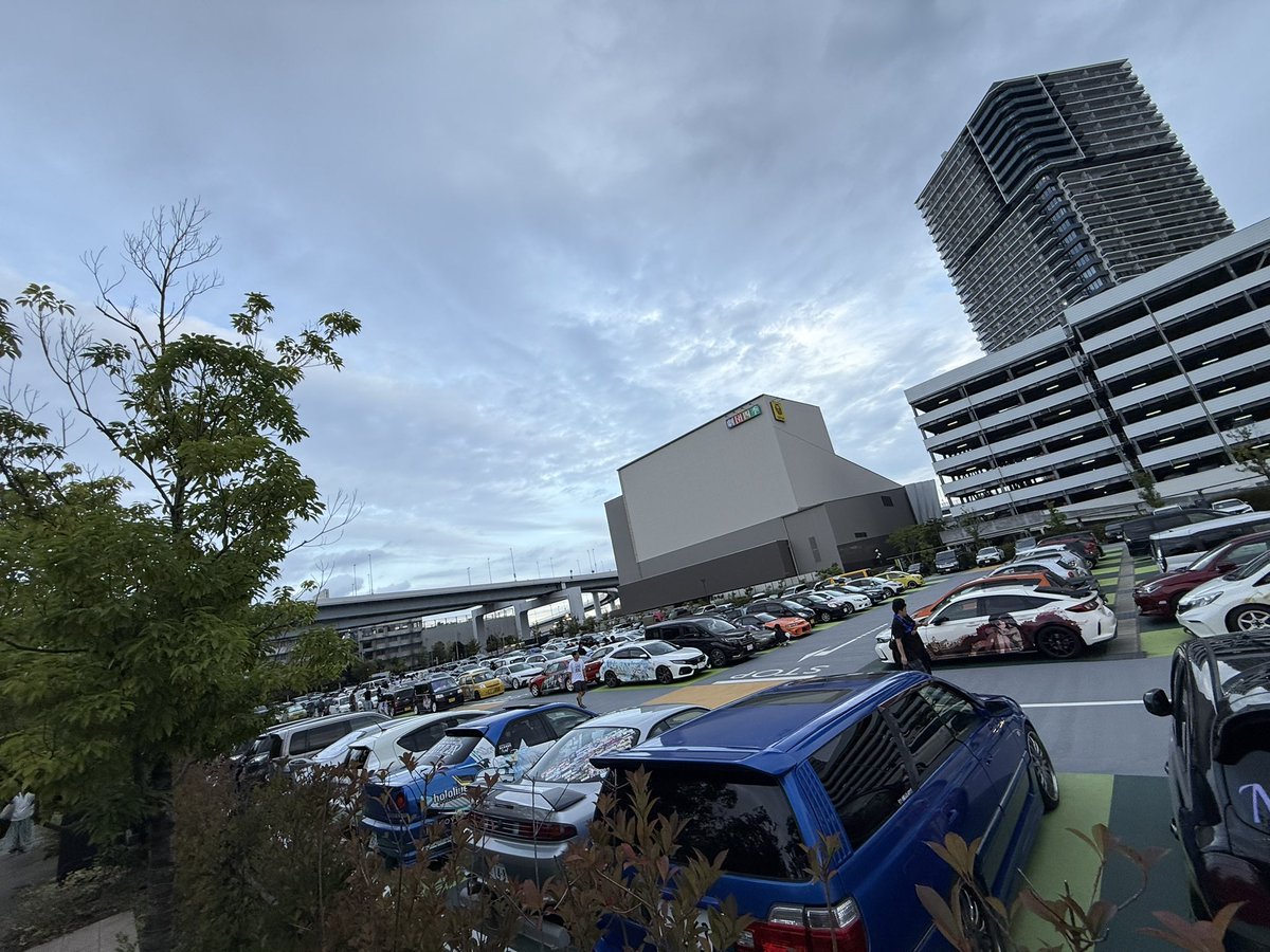 今日いつにも増して痛車多い気がする