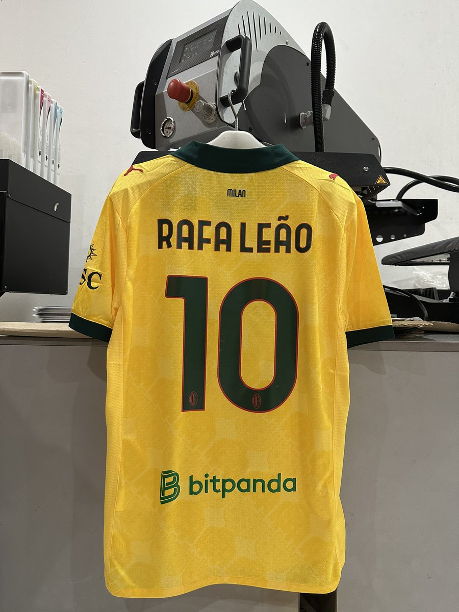 ig: RBSAPPAREL.2010 tweet media