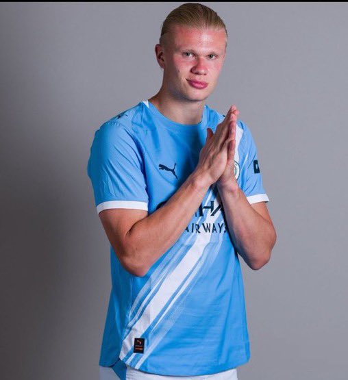 Trop gênant de pas mettre Erling Braut Haaland <a href="/CerfiaFR/">Cerfia</a> 

Bonne journée à toi Erling, le meilleur 9 du monde ! 🫲🇳🇴