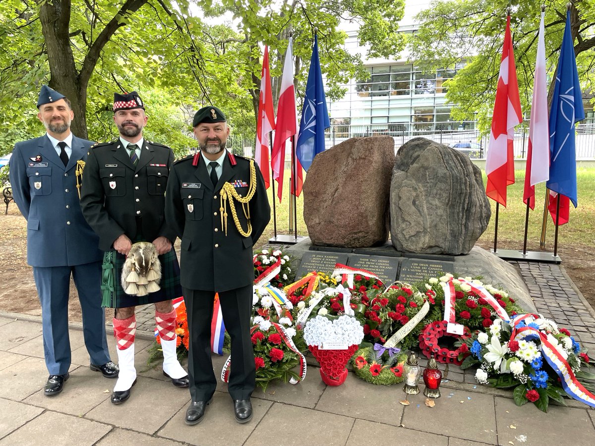 Z okazji #ŚwiętoWP oraz 105. rocznicy zwycięskiej Bitwy Warszawskiej, Ambasada Kanady w Warszawie oraz Kanadyjski Attachat Obrony składają najserdeczniejsze życzenia polskim żołnierzom, lotnikom i marynarzom. #DziękujemyZaWasząSłużbę!
