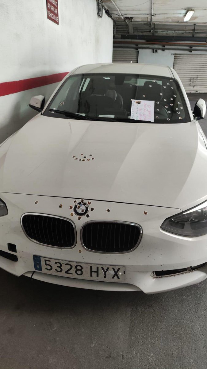 LiosdeVecinos's tweet image. Mientras tanto en un parking de Burjassot, Valencia…