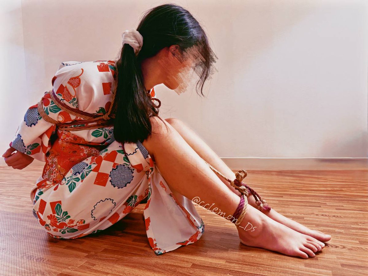 夏日喵浴夜🐾

打扮成自己喜歡的樣子
再被繩子變成你喜歡的樣子 °ஂ

🪢 <a href="/Ttim2331/">Ar tong bo</a>
📷 <a href="/p3arstar9cat/">梨🍐</a>
📍 <a href="/RopeSalon/">貓樓上。繩語沙龍 🪢 Cats Downstairs Rope Salon</a>