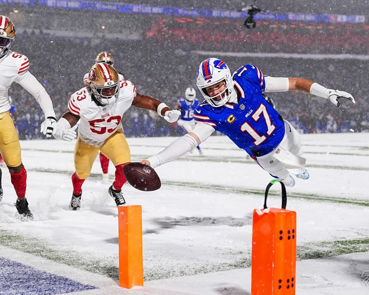 TJDMCR's tweet photo. Seasons with 40+ touchdowns:
Allen: 5 (In a row)
Mahomes: 3
Jackson: 2
Burrow: 2
Hurts: 0