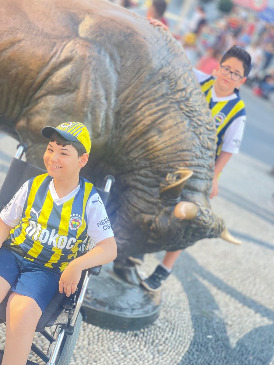 DorininAnnesi😊 (@benzersizbensu) on Twitter photo Fanatik FENERBAHÇELİ kas hastası evladımız ÇINAR için desteğinize ihtiyacımız var
Haydi hayalini gerçeğe dönüştürelim futbolcu abileri ile tanışmasına yardımcı olalım
Çınar için sesimiz olurmusunuz <a href="/IAzizYldrm1/">Aziz Yıldırım</a>
<a href="/MHYandas/">Mert Hakan Yandaş</a>
<a href="/1VolkanDEMIREL/">Volkan Demirel</a>
<a href="/canegribayat/">İrfan Can Eğribayat</a>
<a href="/MertMuldur_/">Mert Müldür</a>
<a href="/Fenerbahce/">Fenerbahçe SK</a> Fanatik FENERBAHÇELİ kas hastası evladımız ÇINAR için desteğinize ihtiyacımız var
Haydi hayalini gerçeğe dönüştürelim futbolcu abileri ile tanışmasına yardımcı olalım
Çınar için sesimiz olurmusunuz <a href="/IAzizYldrm1/">Aziz Yıldırım</a>
<a href="/MHYandas/">Mert Hakan Yandaş</a>
<a href="/1VolkanDEMIREL/">Volkan Demirel</a>
<a href="/canegribayat/">İrfan Can Eğribayat</a>
<a href="/MertMuldur_/">Mert Müldür</a>
<a href="/Fenerbahce/">Fenerbahçe SK</a>
