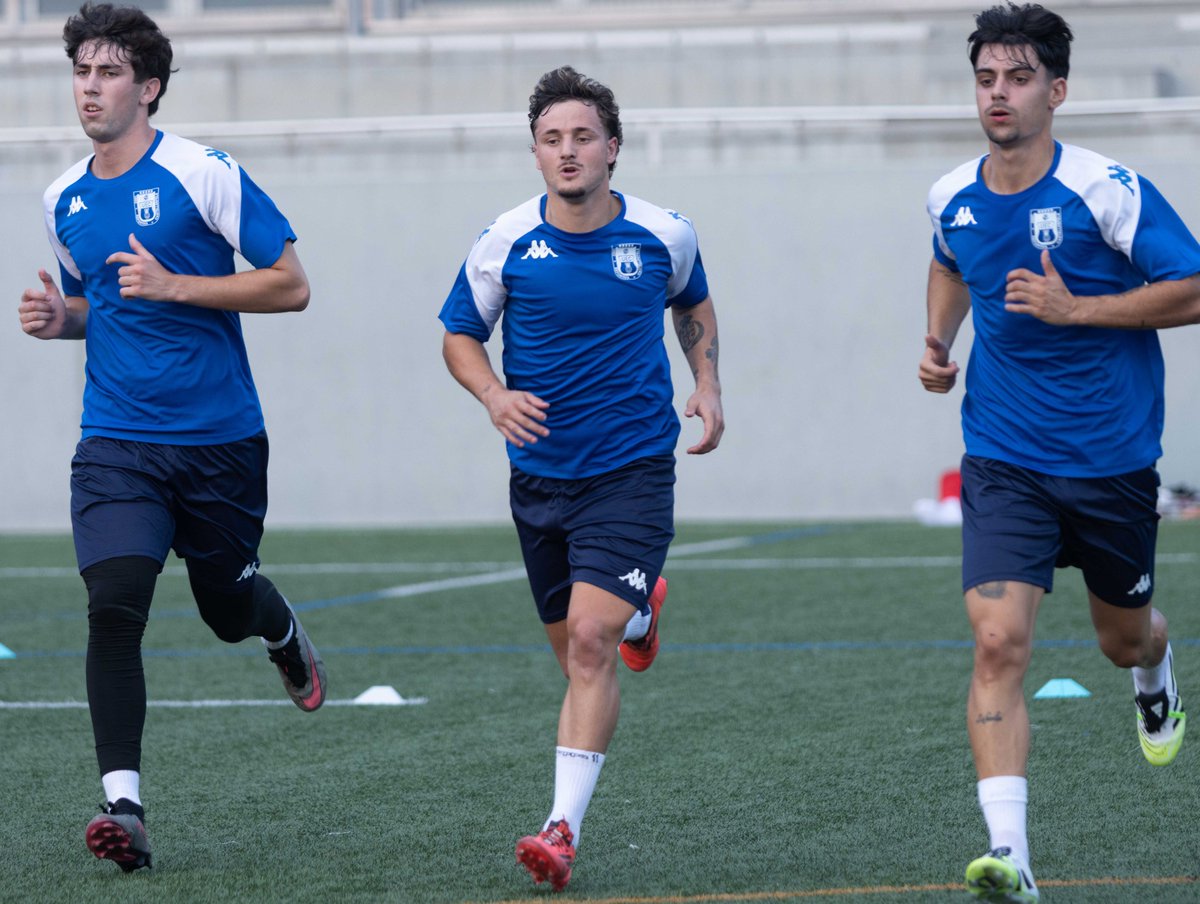 uecastelldefels's tweet photo. #PrimerEquipUEC | 🟡🔵

📸 Ja podeu gaudir de la completa GALERIA d'IMATGES de l'inici de la #Pretemporada @uecastelldefels 25-26, a càrrec de @paumascan 

🔗 Totes a https://t.co/YCoKAmEfZf

#SomHiGrocs #2aLligaElit https://t.co/tkOP4miuIY