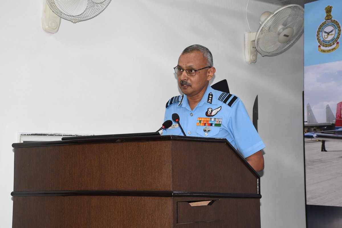 PRODefPune's tweet photo. 🇮🇳 Indian Air Force Driving Avionics Self-Reliance
HQ MC,#IAF hosted #AVISEM-25 at BRD, Pune (12–13 Aug) focusing on “Challenges in Avionics Development &amp; Product Life Cycle Management.” Chaired by Air Mshl V.K. Garg, it brought together DRDO, CEMILAC, NAL &amp; tri-service experts. https://t.co/vbgQlTxqjQ