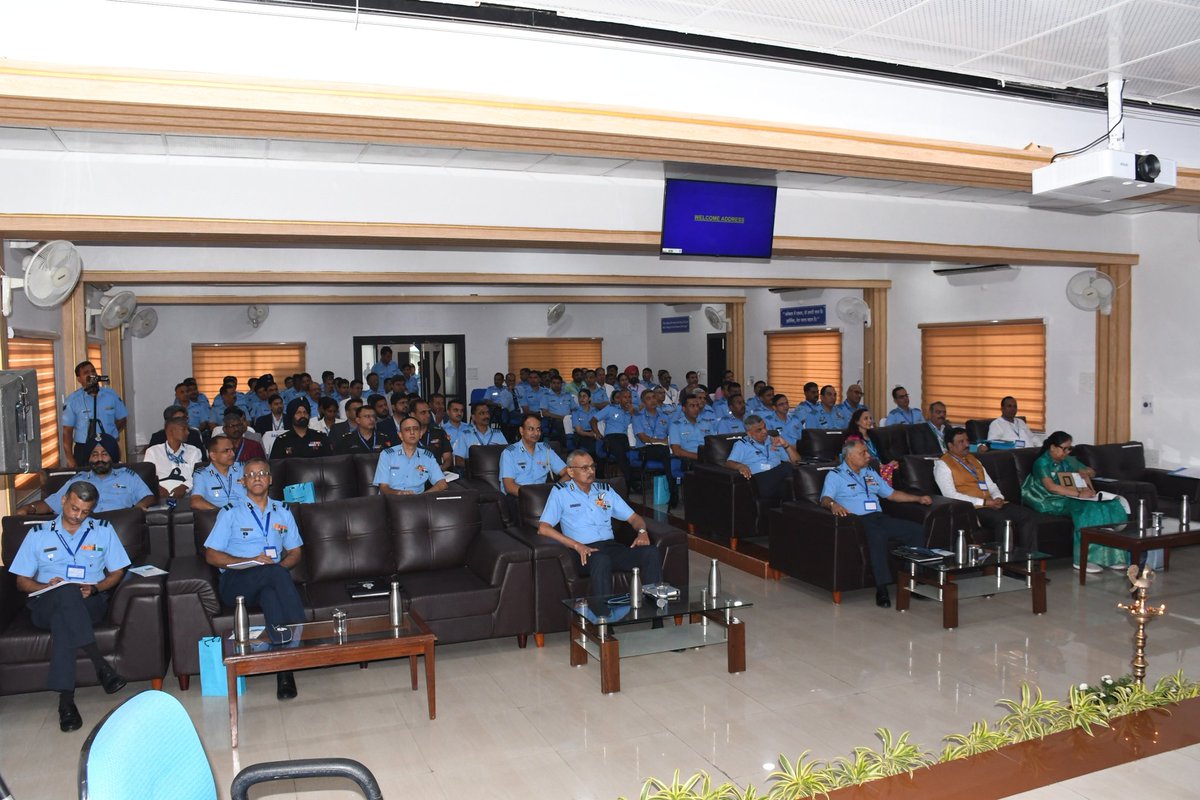 PRODefPune's tweet photo. 🇮🇳 Indian Air Force Driving Avionics Self-Reliance
HQ MC,#IAF hosted #AVISEM-25 at BRD, Pune (12–13 Aug) focusing on “Challenges in Avionics Development &amp; Product Life Cycle Management.” Chaired by Air Mshl V.K. Garg, it brought together DRDO, CEMILAC, NAL &amp; tri-service experts. https://t.co/vbgQlTxqjQ