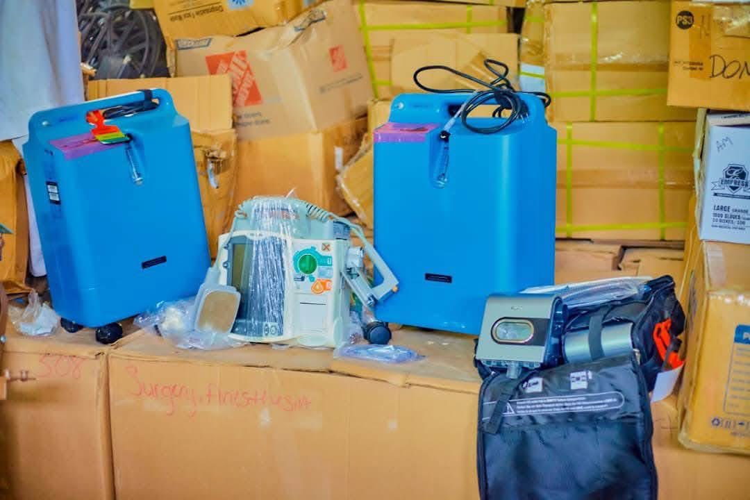 MSIngawa's tweet photo. Arrival of the 6th Medical Relief Container in Katsina State.

Katsina State Government is pleased to announce the arrival of the Sixth Container of Medical Supplies from World Medical Relief to Katsina State.

In November 2023, His Excellency, the Executive Governor of Katsina State, @dikko_radda visited the Headquarters of World Medical Relief in Detroit, Michigan, United States.

During the visit, eleven (11) Containers of vital Medical Equipment and Supplies were allocated to the Katsina State Government.

The First Two Containers arrived in January 2025, followed by the delivery of the Third, Fourth and Fifth Containers last month.

The arrival of the Sixth Container marks another significant milestone in the on-going effort to strengthen Healthcare infrastructure and improve Medical service delivery across the State.