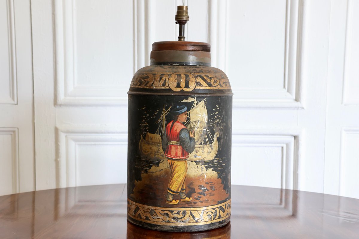 BrownriggUK's tweet image. 19th Century English Tole Tea Tin by Parnall &amp;amp; Sons Ltd Adapted as a Table Lamp

tinyurl.com/yc3pj83z

#tablelamp #antiquetablelamp #antiquelighting #decorativeantiques