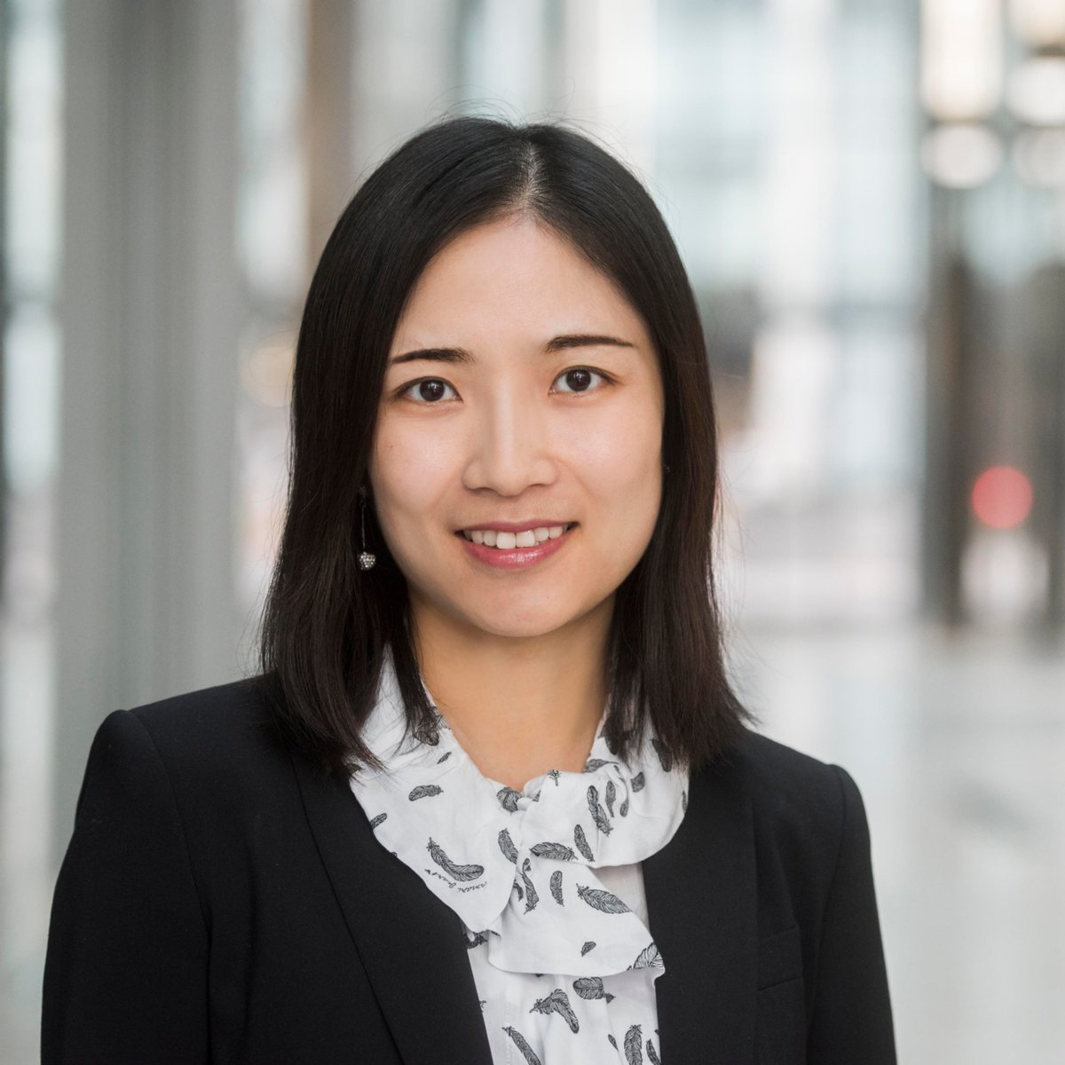 Can losing a Michelin star boost a restaurant’s success? 🤔#UCLSoM Prof. Yiting Deng’s research shows it can increase consumer satisfaction! 📈 

Read more ➡️ ow.ly/9i7M50WECXa