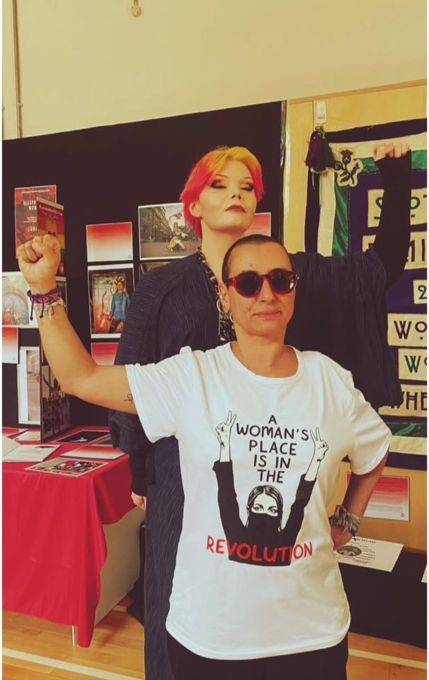 LIBERTAD YA para nuestra compañera! ✊💜
La lucha feminista no es delito.
Exigimos la liberación inmediata de @ibtissameBett y el fin de la represión contra quienes defienden los derechos de todas.
#FreeBetty
#TodasSomosBetty
<a href="/Medi1TV/">MEDI1TV</a> 
<a href="/ChefGov_ma/">رئيس الحكومة المغربية</a> 
<a href="/YBelhaissi/">Youssef Belhaissi يوسف بلهيسي</a> 
<a href="/Jafkech/">Jaf</a>