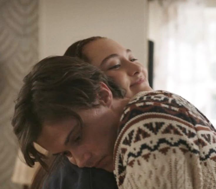 mind you the last time he leaned against her in this way was FOUR YEARS AGOO I AM SHAKINGGGGGGG #TheSummerITurnedPretty